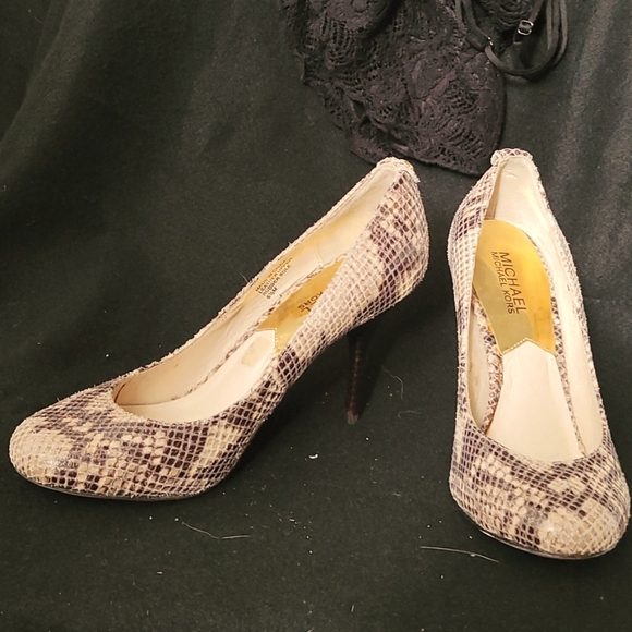 Michael Kors size 6.5 heels. Never worn.